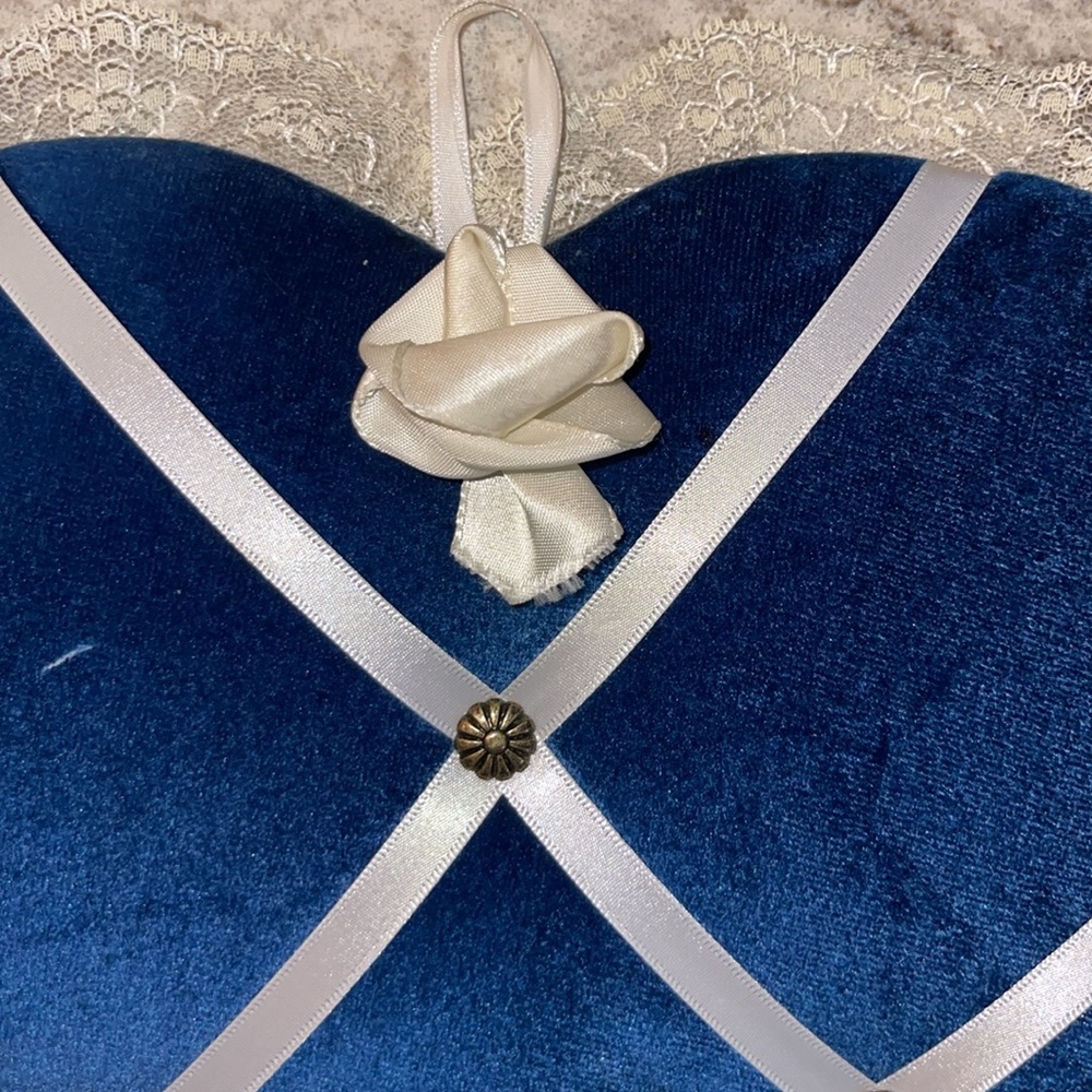 Velvet Heart Jewelry Organizer Board - Navy Blue - Picture 2 of 8